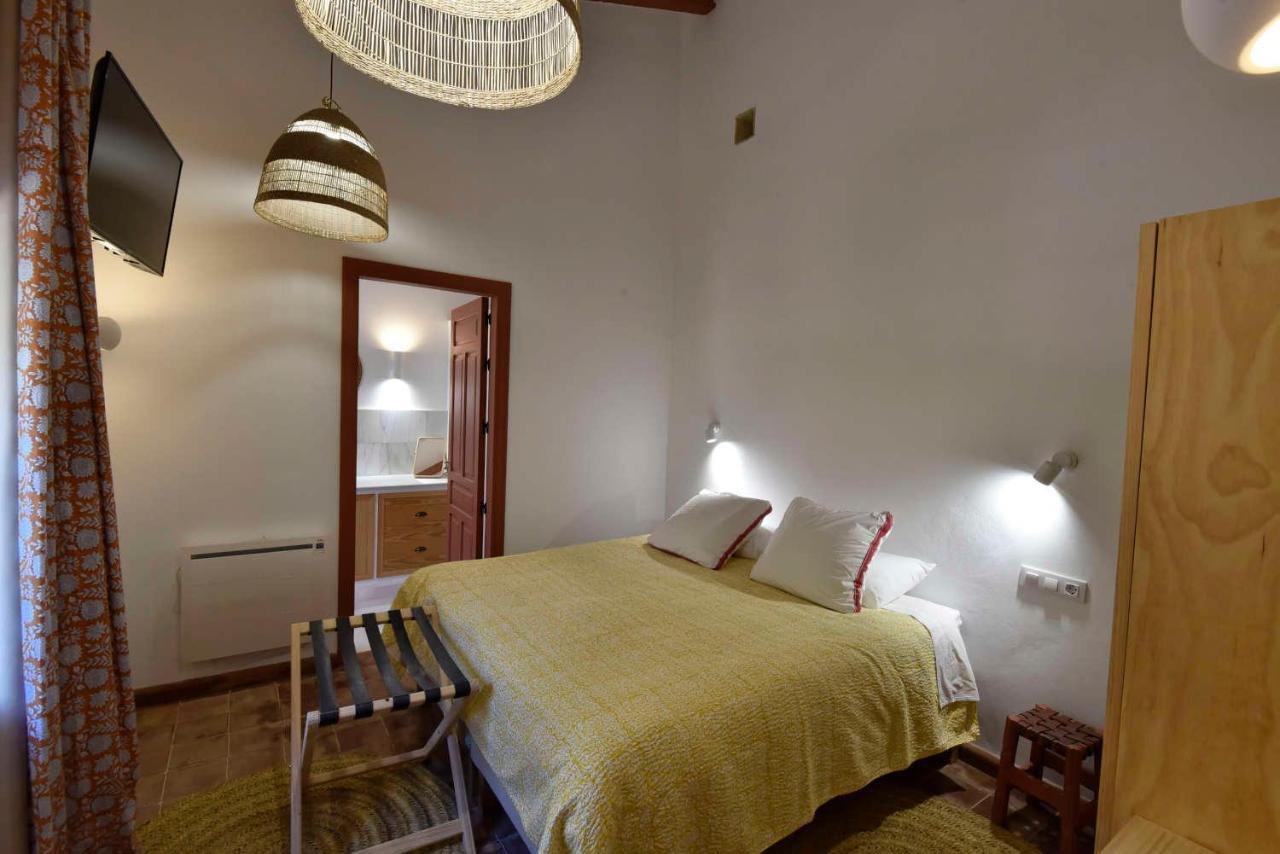 Rosas De Santa Ana Bed and breakfast Villamartín